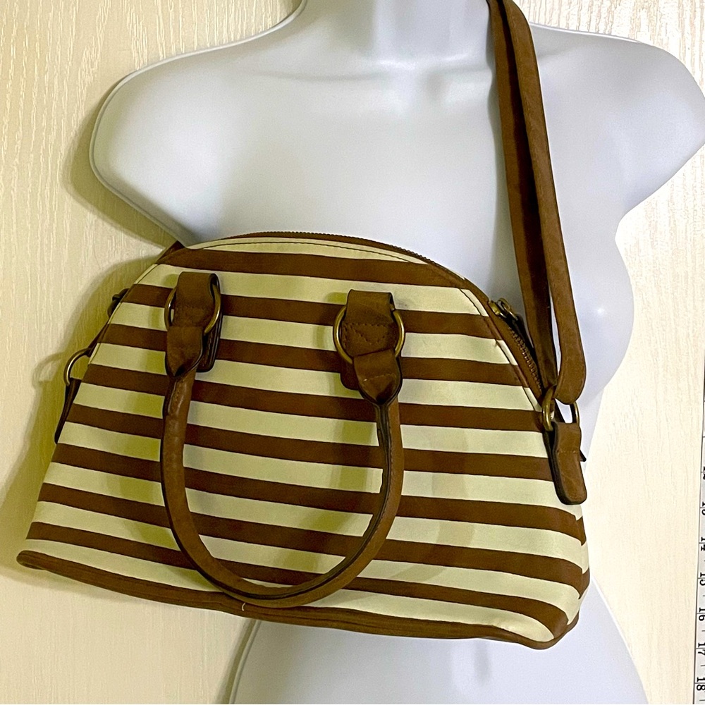 Elegant Striped Tan and Cream Shoulder Bag